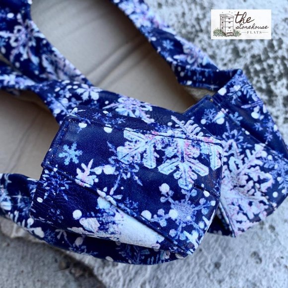 Special Edition Snowflakes Storehouse Flats - Picture 2 of 6